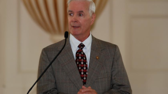 Waggoner ('55), author of The Fighting Christians, dies at 81.